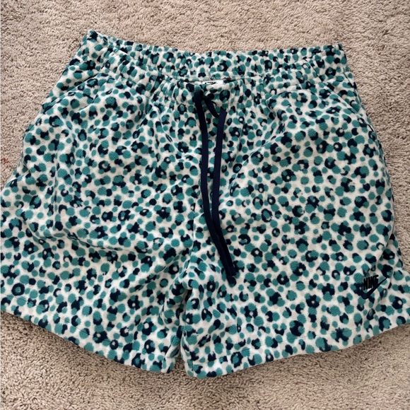 Men’s Nike Shorts - Picture 1 of 4
